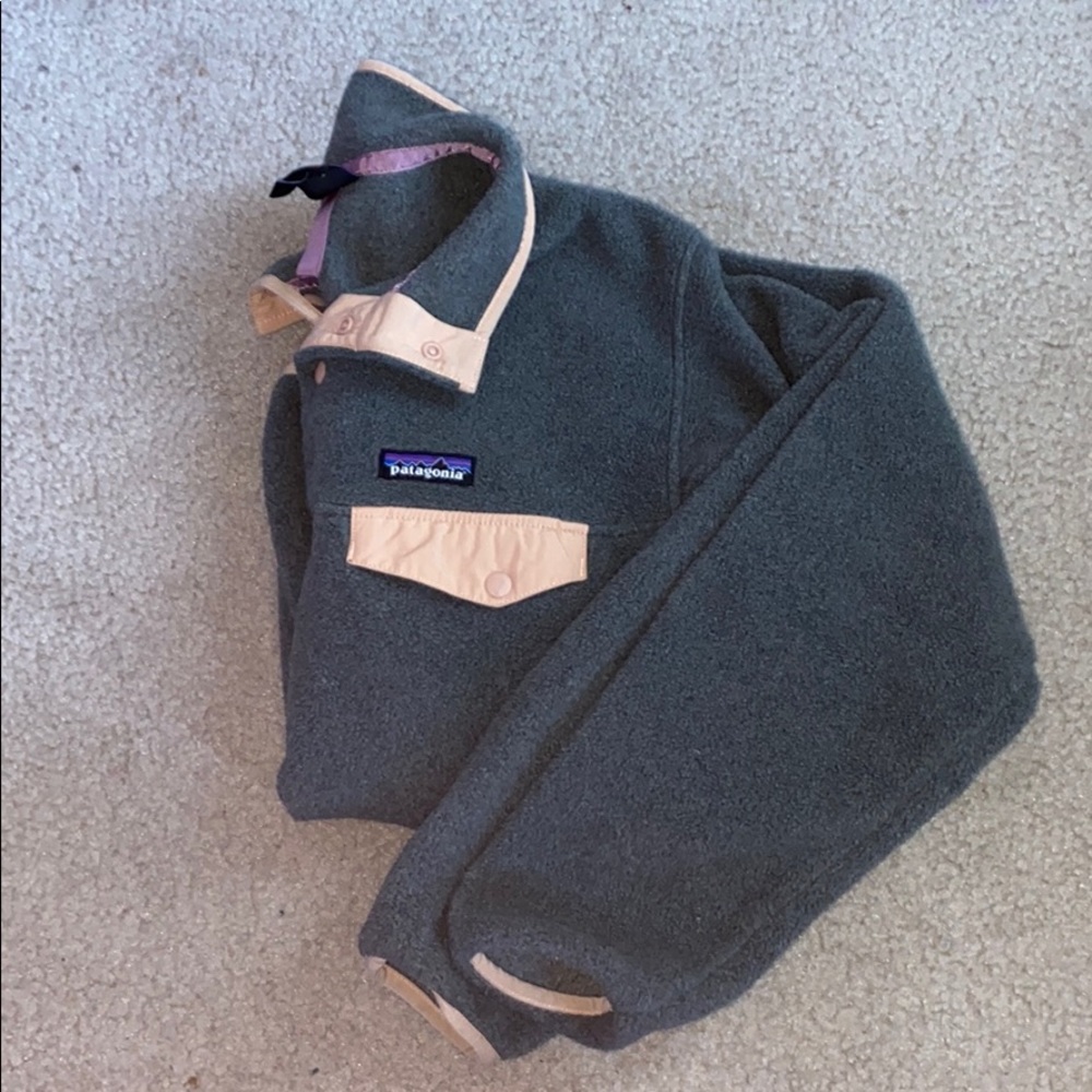small gray patagonia quarter button fleece